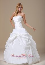 Appliques Pleated Ball Gown Wedding Dress Sweetheart