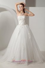 Strapless Appliques Wedding Dress With Chapel Train