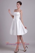A-line Strapless Knee-length Taffeta Bowknot Bridal Gown