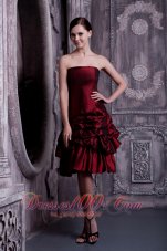 Pick-ups Burgundy A-line Strapless Dress for Bridesmaid