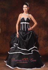 2013 New Arrival Black Prom Gowns Appliques