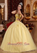 2013 Light Yellow Sweetheart Beading Quinceanera Dress