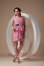 Rose Pink Column V-neck Mini Ruch Bridesmaid Dress