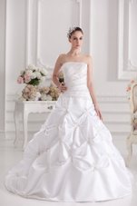 Dazzling A-line Sleeveless White Wedding Gowns Brush Train Side Zipper